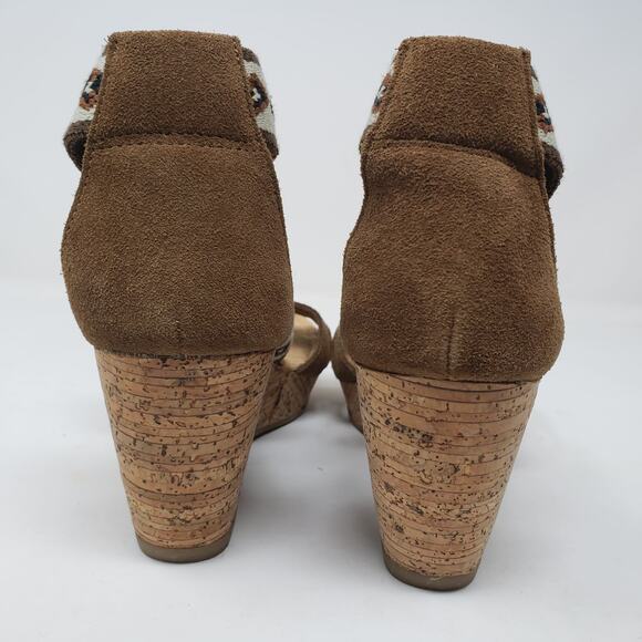 NEW! Minnetonka Wedge Sandal - 7 - Picture 4 of 7